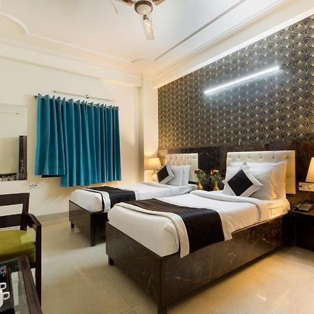 ניו דלהי The Alpino Hotel מראה חיצוני תמונה