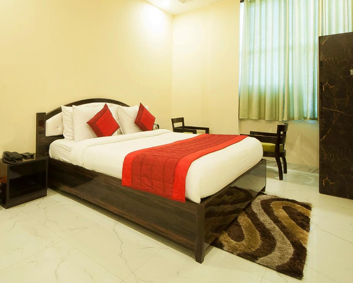 ניו דלהי The Alpino Hotel מראה חיצוני תמונה