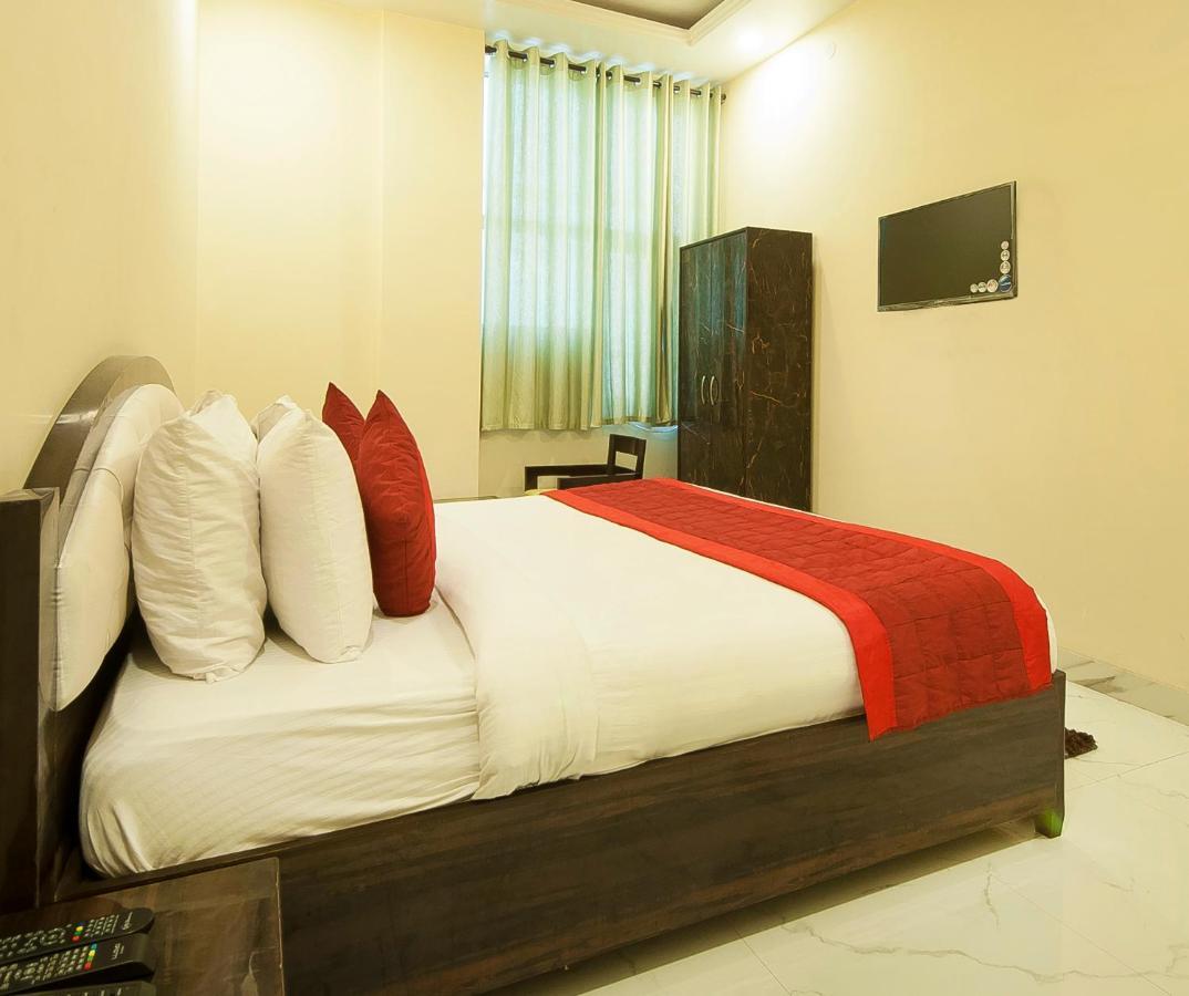 ניו דלהי The Alpino Hotel מראה חיצוני תמונה