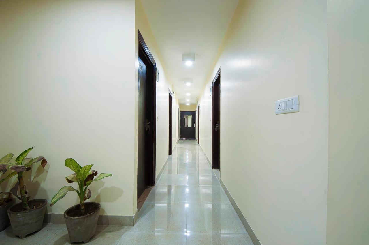 ניו דלהי The Alpino Hotel מראה חיצוני תמונה