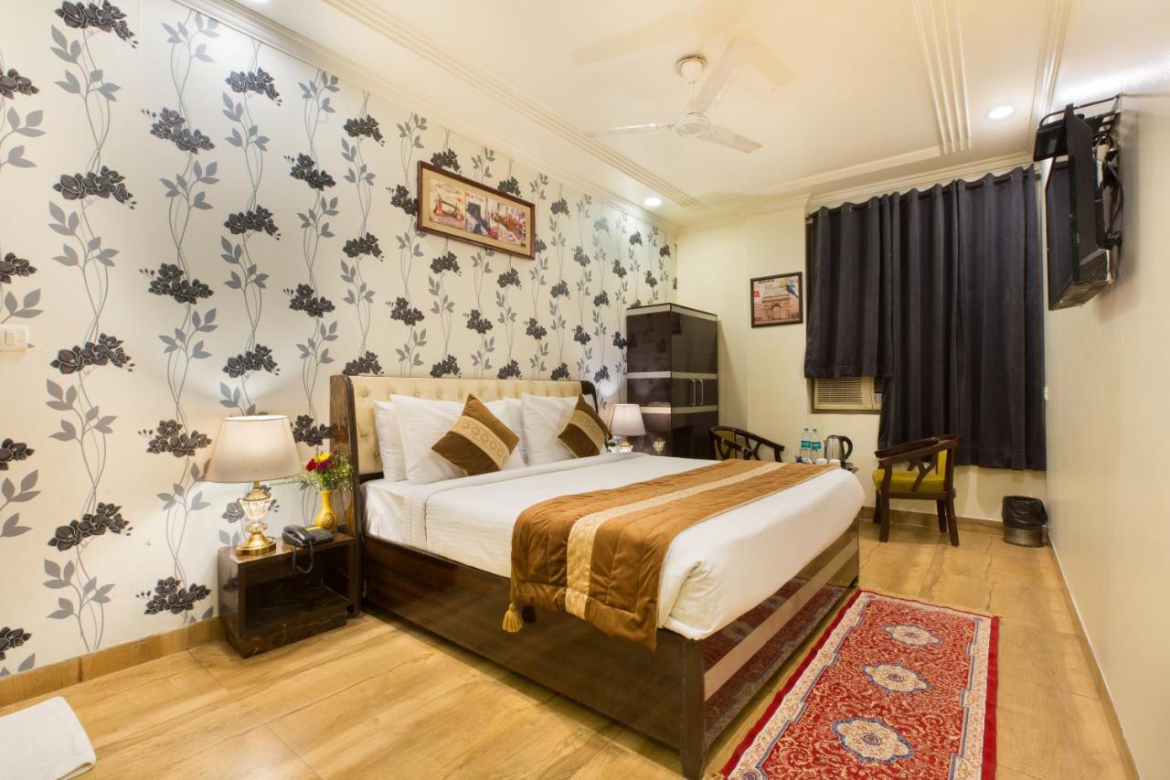 ניו דלהי The Alpino Hotel מראה חיצוני תמונה