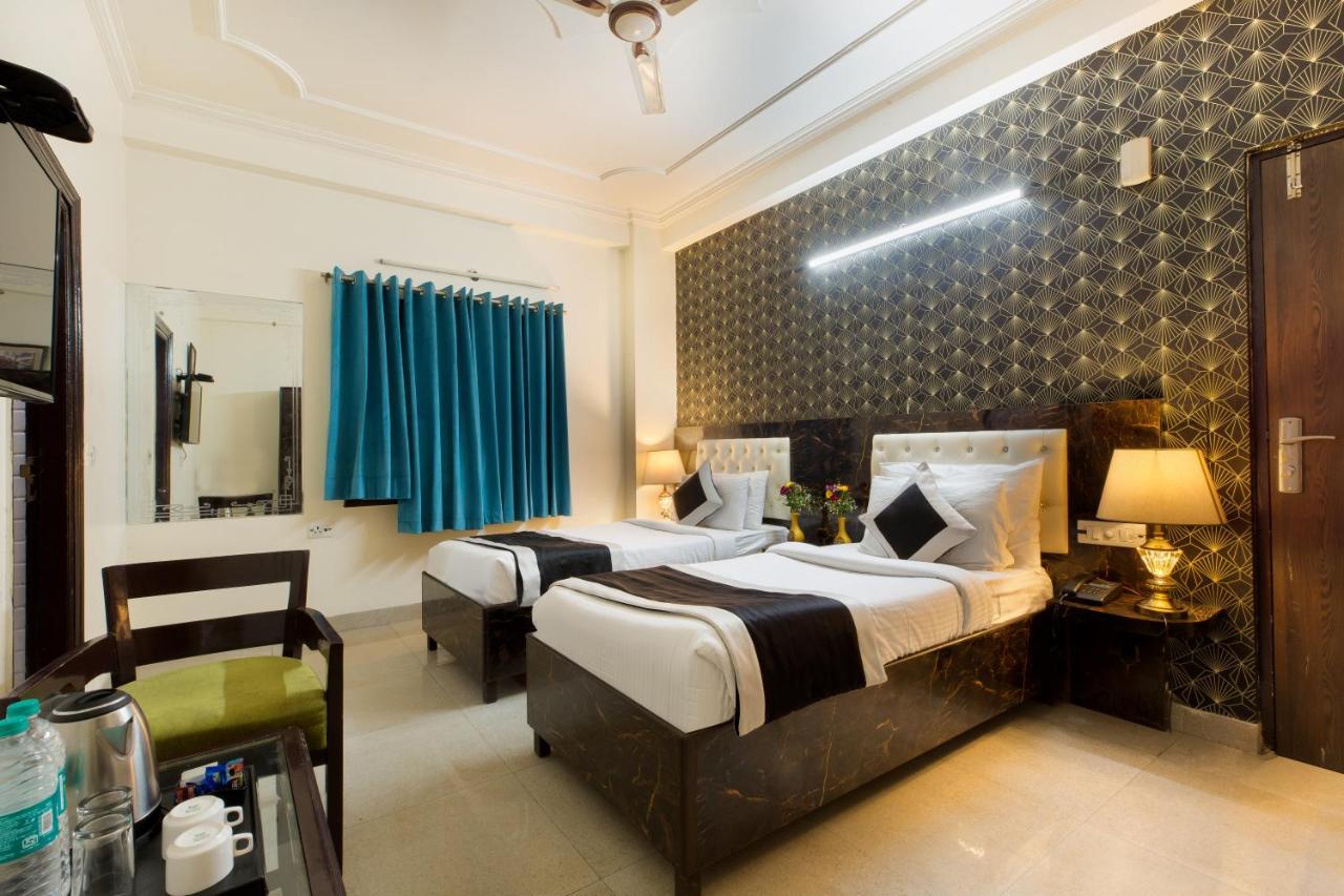 ניו דלהי The Alpino Hotel מראה חיצוני תמונה