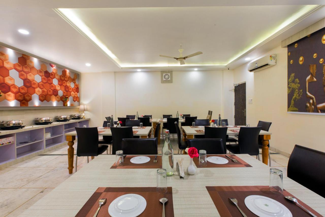 ניו דלהי The Alpino Hotel מראה חיצוני תמונה