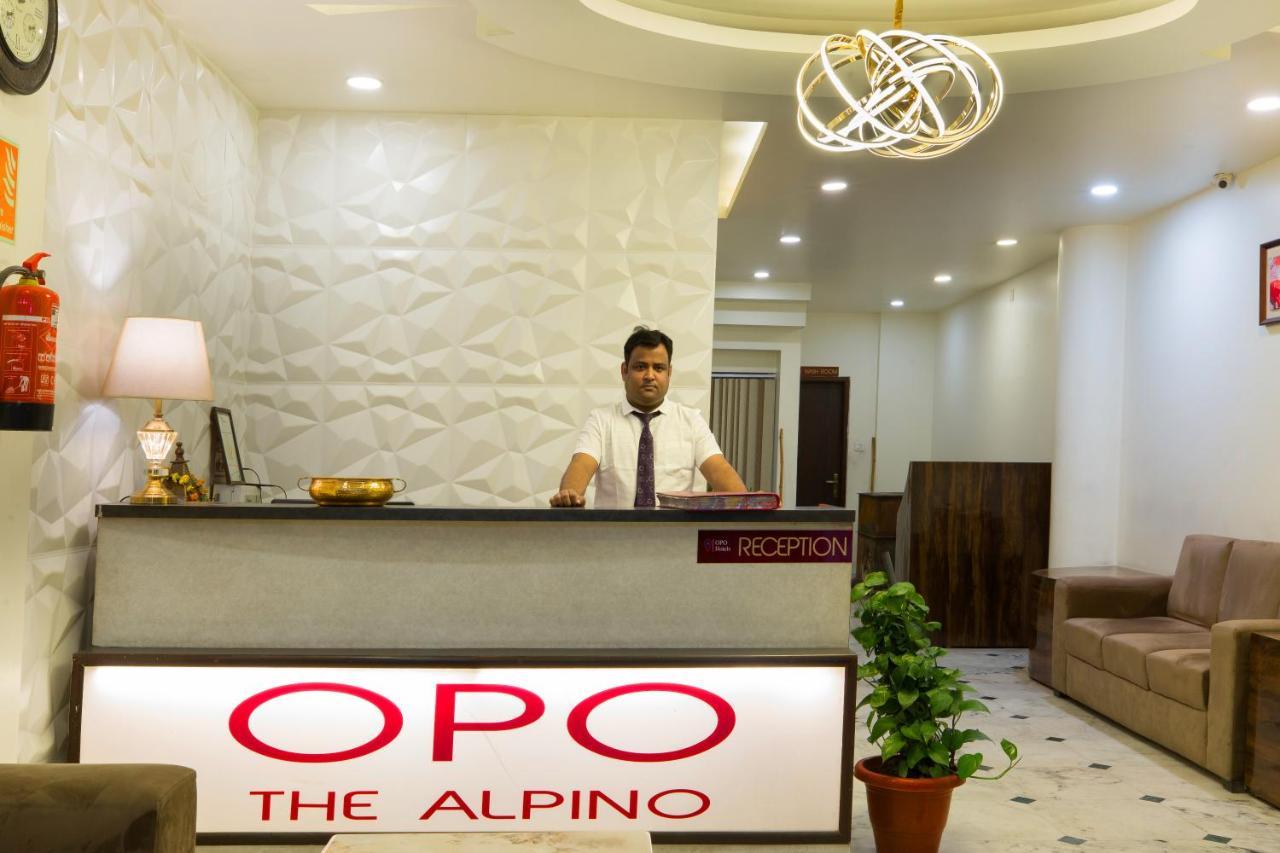 ניו דלהי The Alpino Hotel מראה חיצוני תמונה