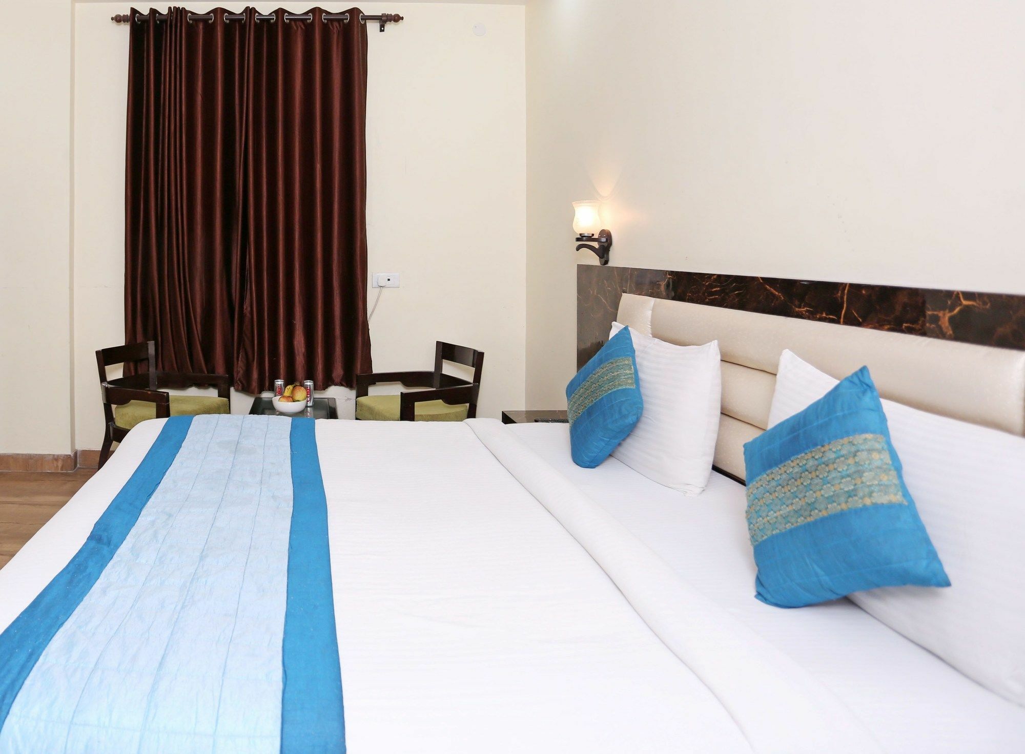 ניו דלהי The Alpino Hotel מראה חיצוני תמונה