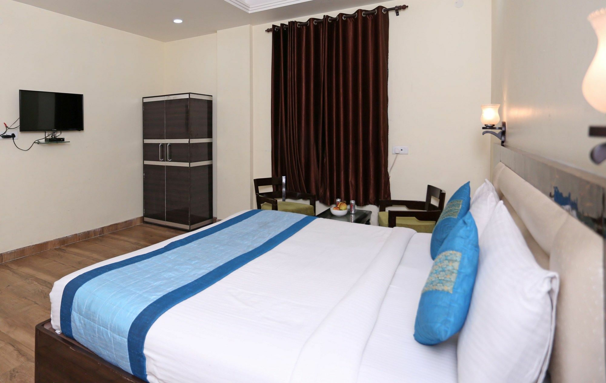 ניו דלהי The Alpino Hotel מראה חיצוני תמונה