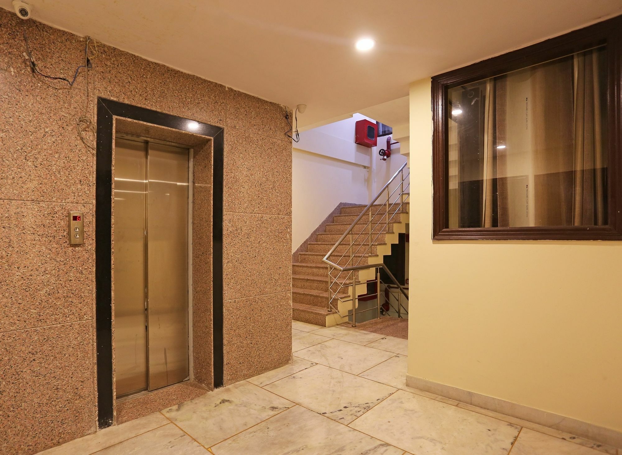 ניו דלהי The Alpino Hotel מראה חיצוני תמונה